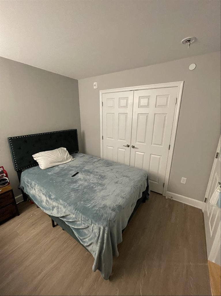 1 BEDROOM SHARED BATH