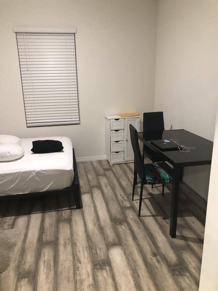 2 separate rooms for rent