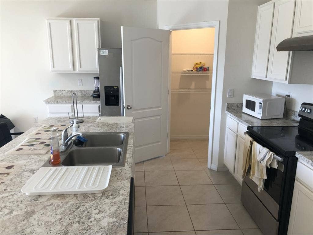 2 separate rooms for rent