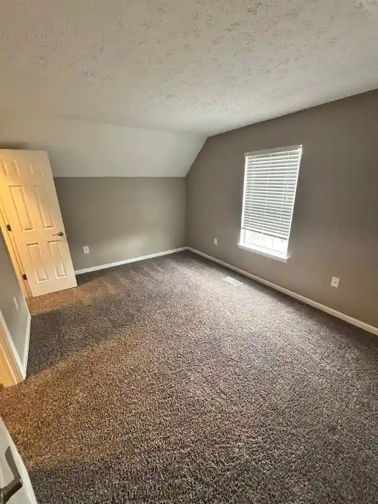 2 rooms available November 1st