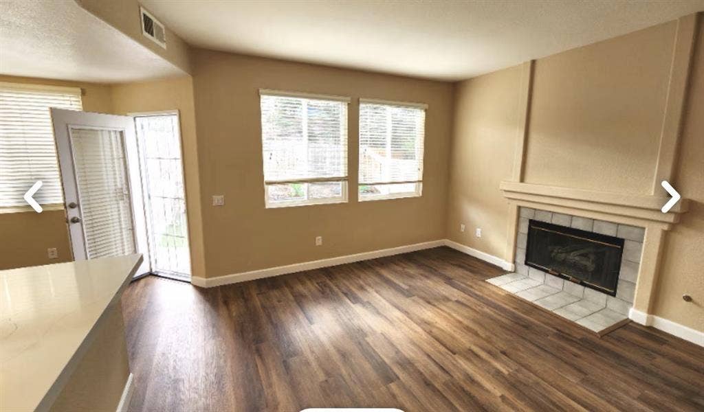 2 bedroom avail w/ private bath