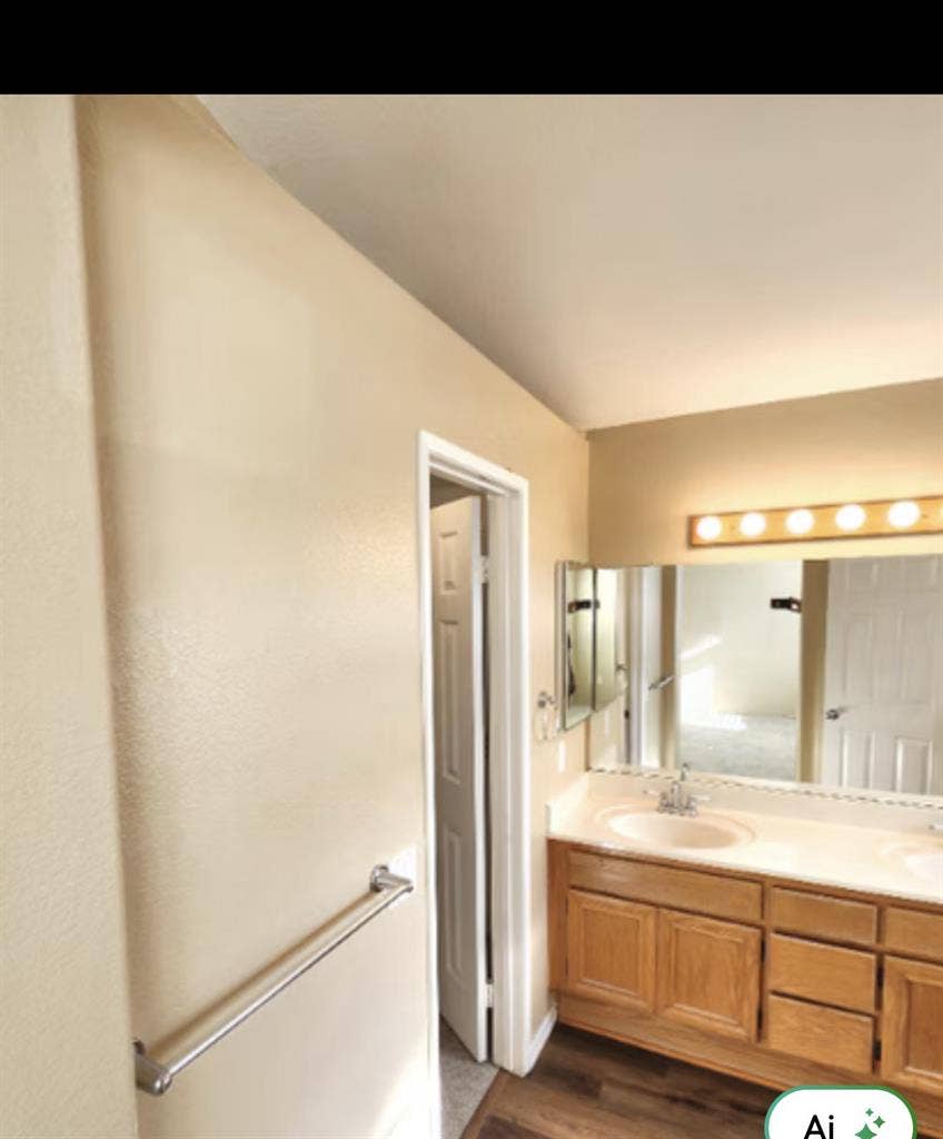 2 bedroom avail w/ private bath