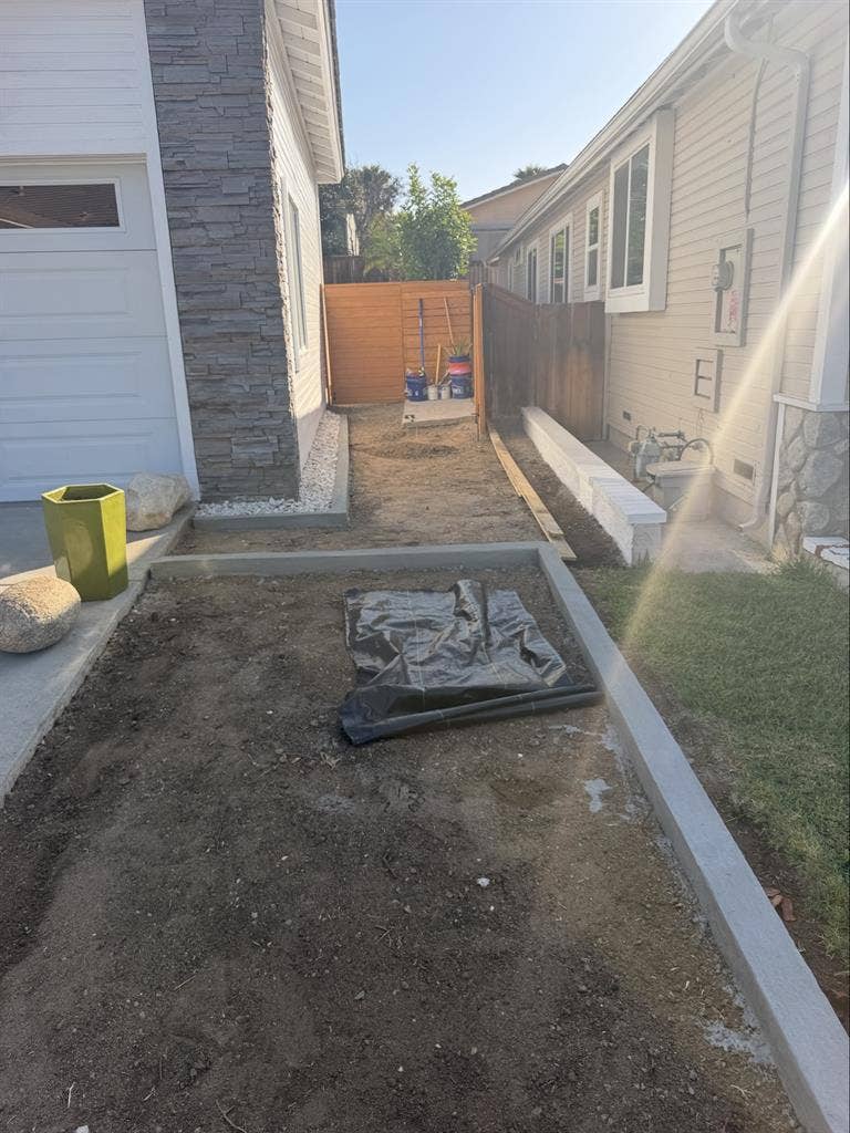 2 bedroom avail w/ private bath