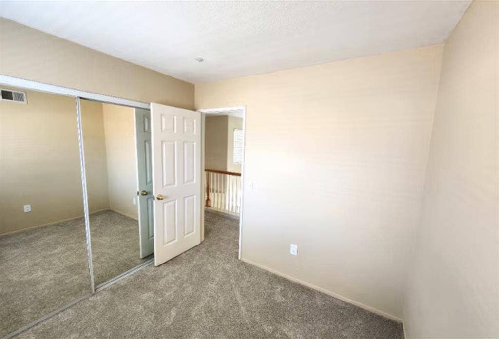 2 bedroom avail w/ private bath