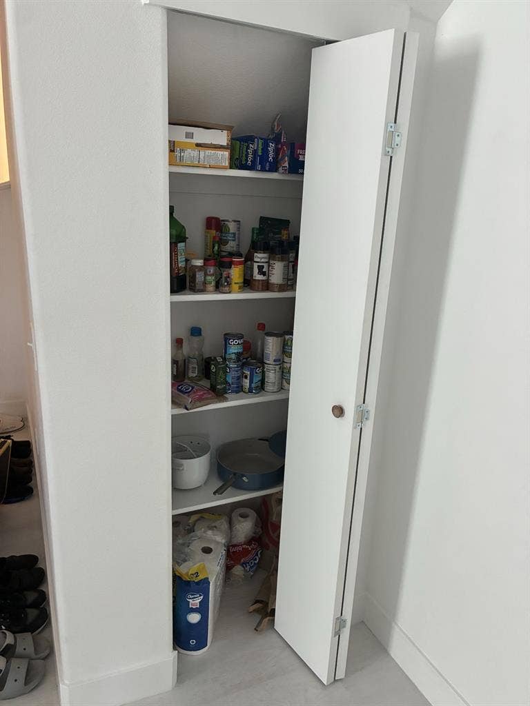 1 Bed 1 bath apt basement