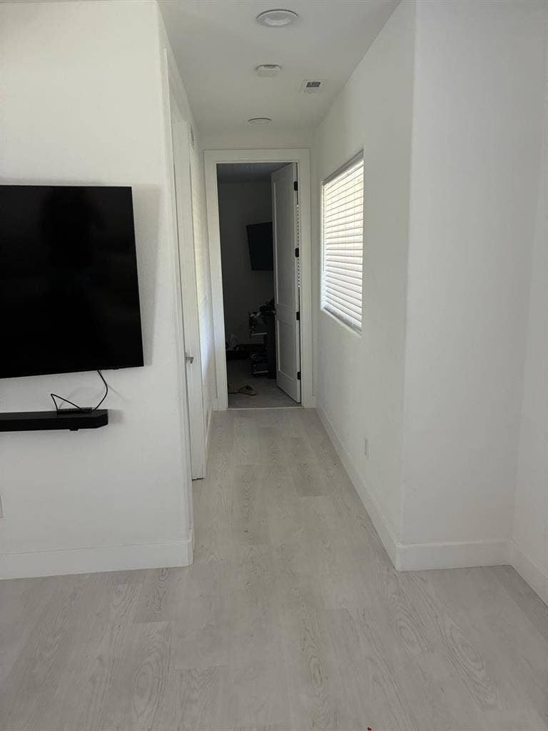 1 Bed 1 bath apt basement