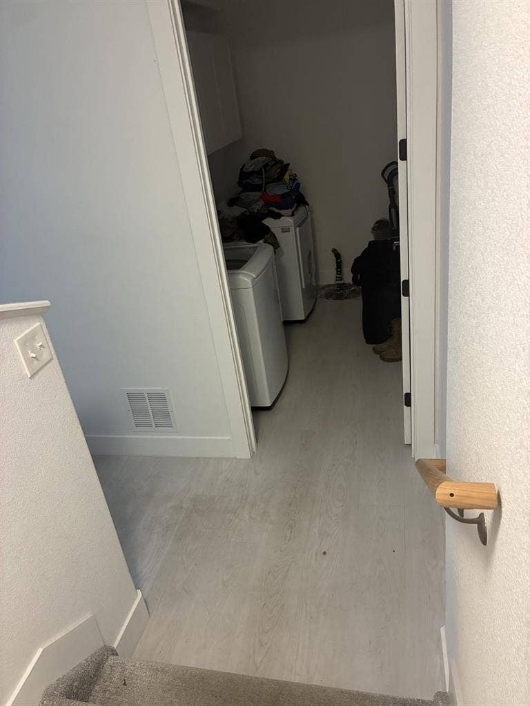 1 Bed 1 bath apt basement