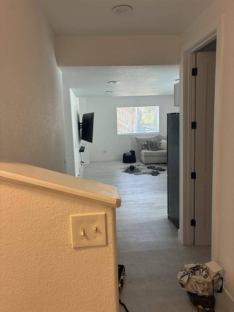 1 Bed 1 bath apt basement