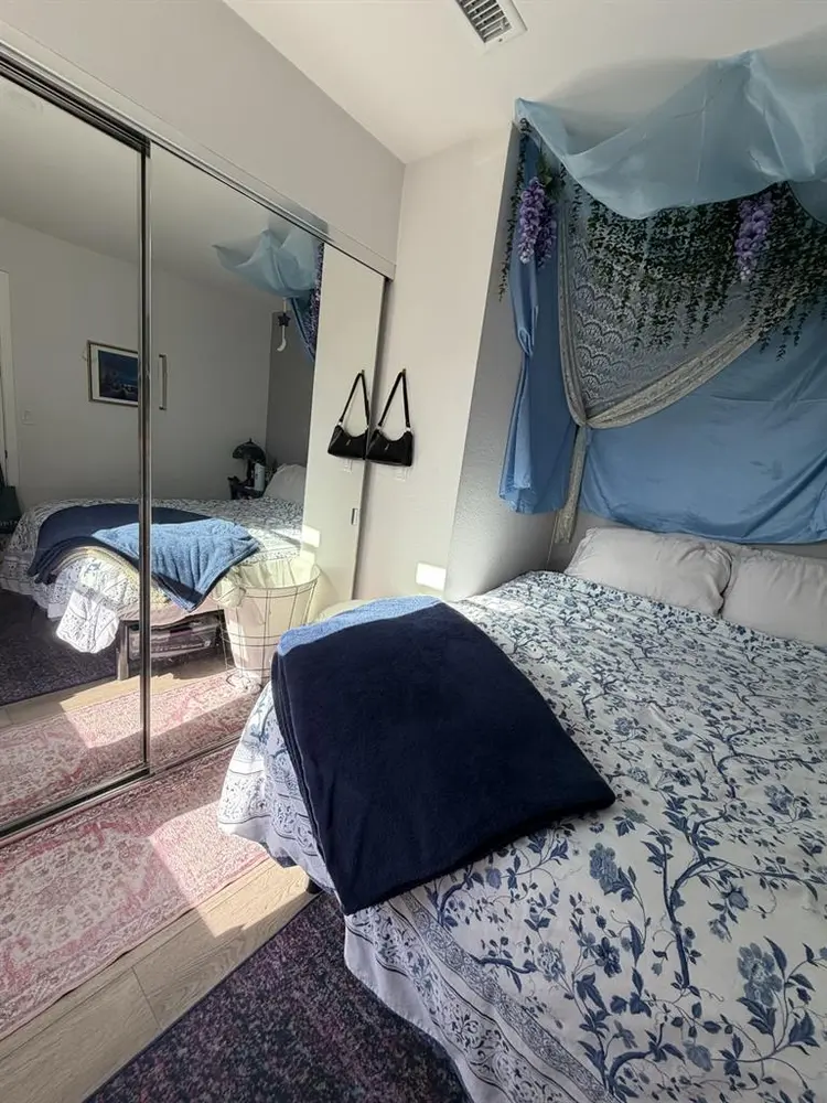 Roommate Wanted