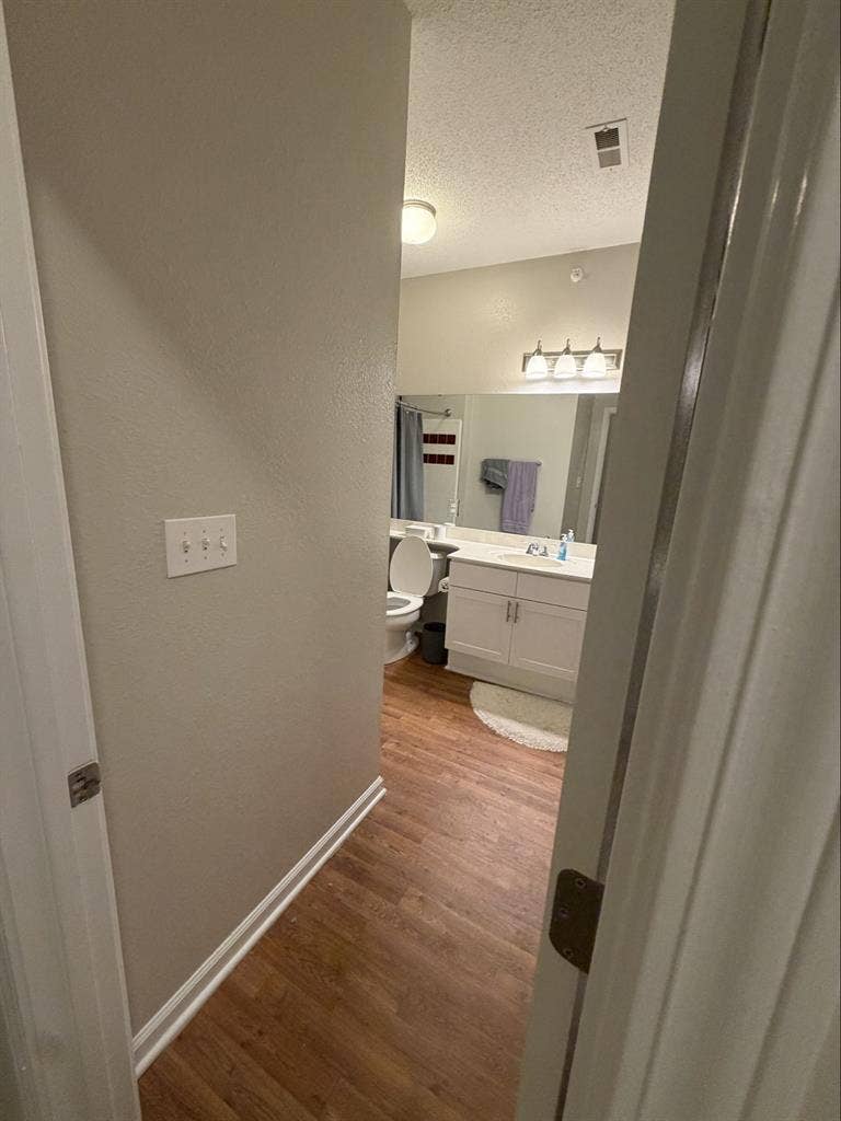 Room For Rent