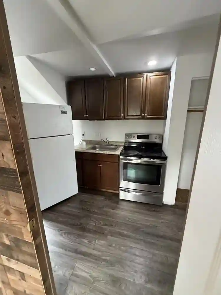 Nice 2 bedroom, kitchen & living