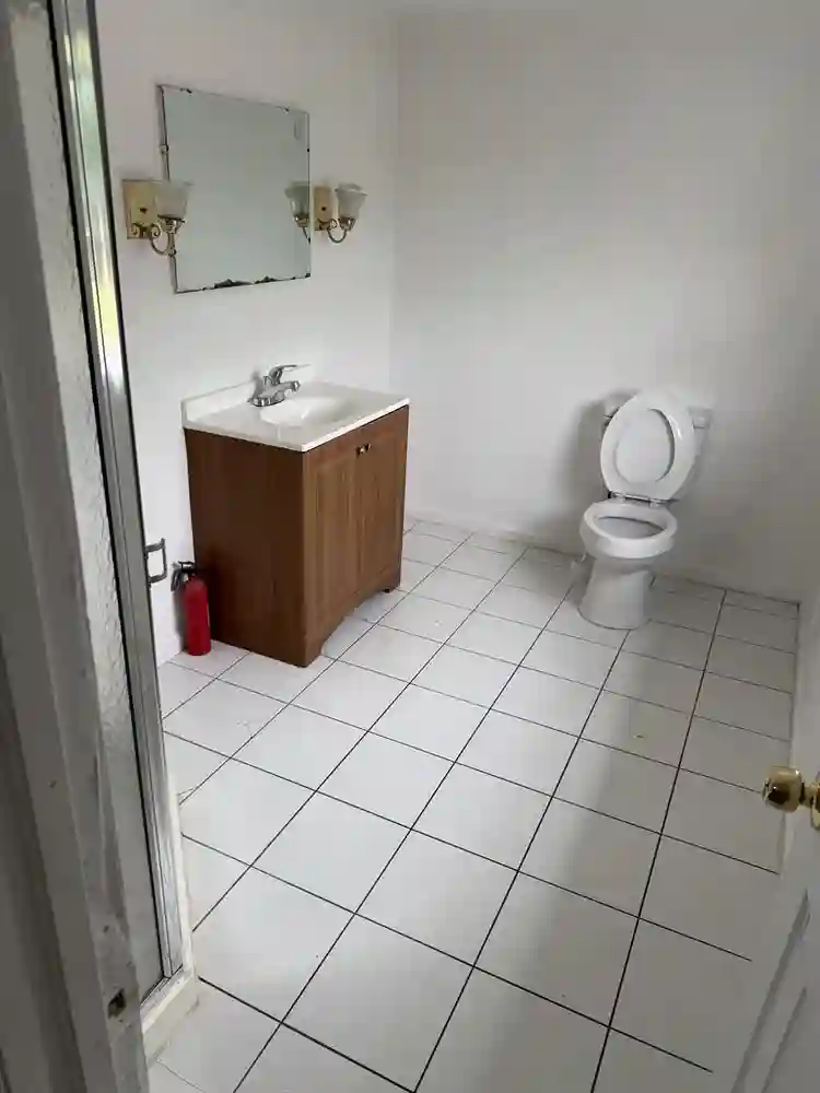 Nice 2 bedroom, kitchen & living