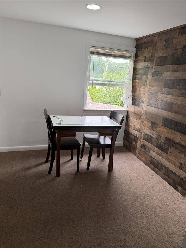 Nice 2 bedroom, kitchen & living