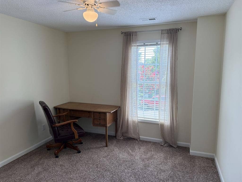 Private Bedroom in NW Raleigh