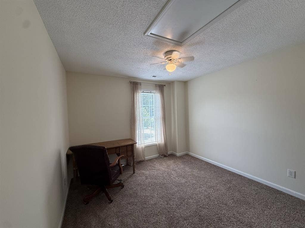 Private Bedroom in NW Raleigh