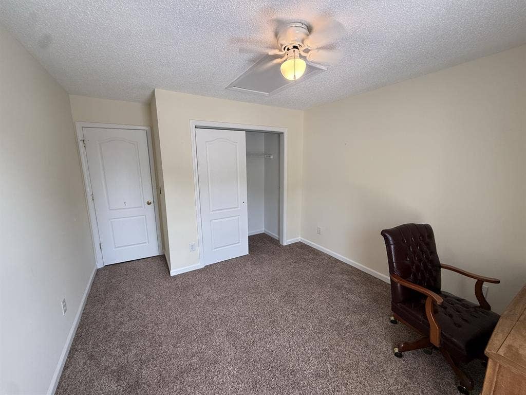 Private Bedroom in NW Raleigh