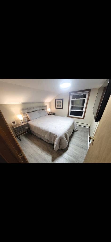 Roomshare in Guilderland Farmhouse