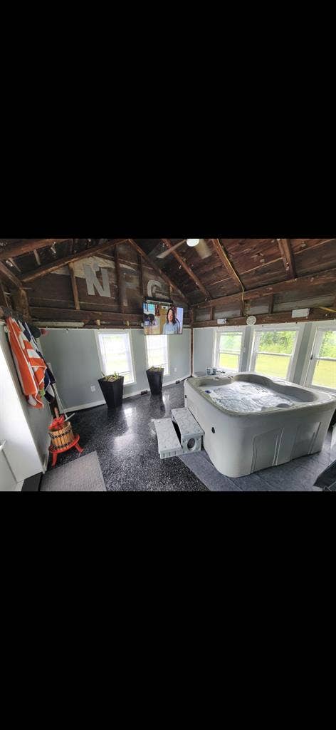 Roomshare in Guilderland Farmhouse