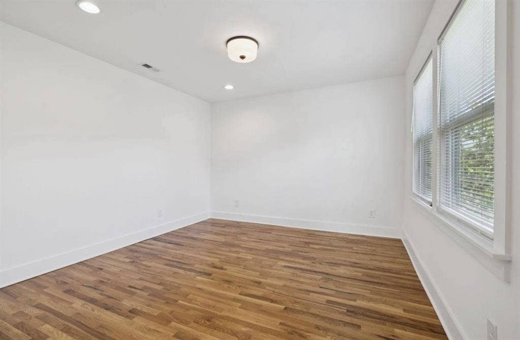 Room For Rent!!