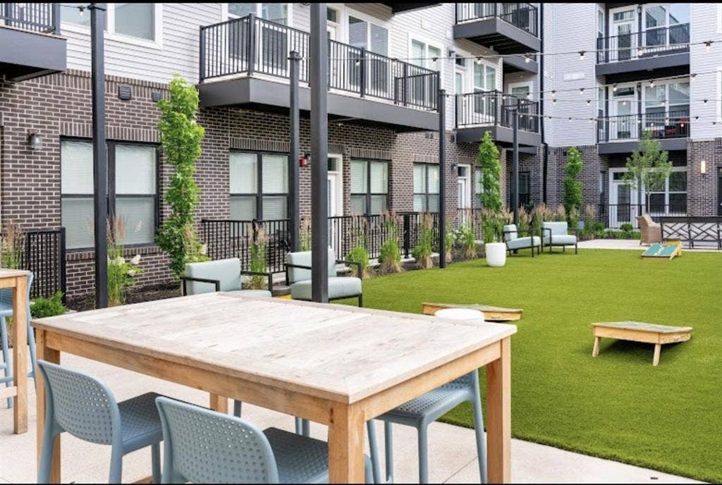 Looking for a roommate!