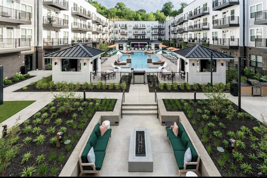 Looking for a roommate!