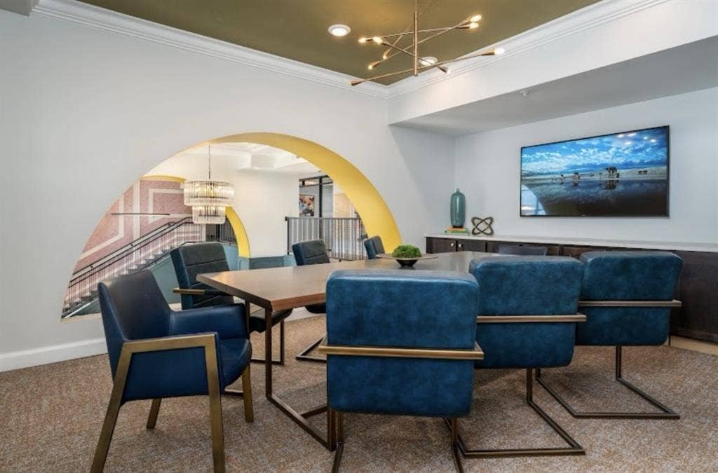 Looking for a roommate!