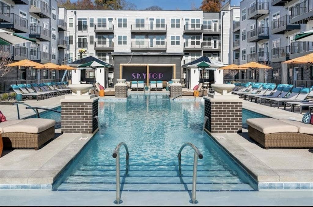 Looking for a roommate!