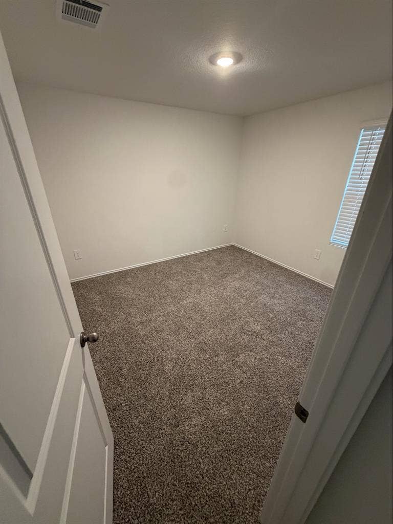 Move-In Ready & Utilities included