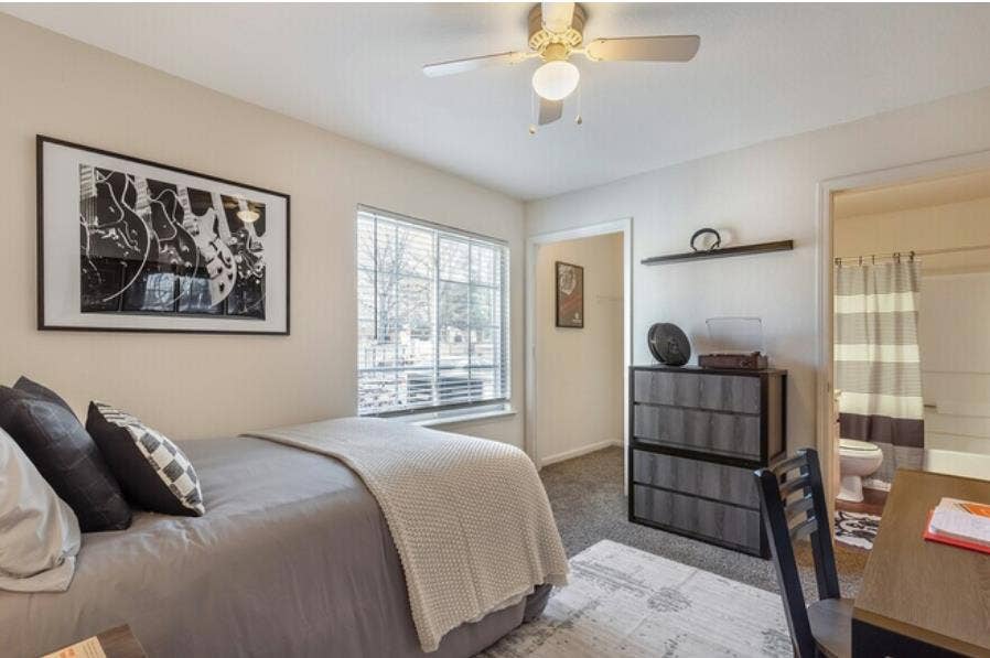 1000$ Incentive! Village Green