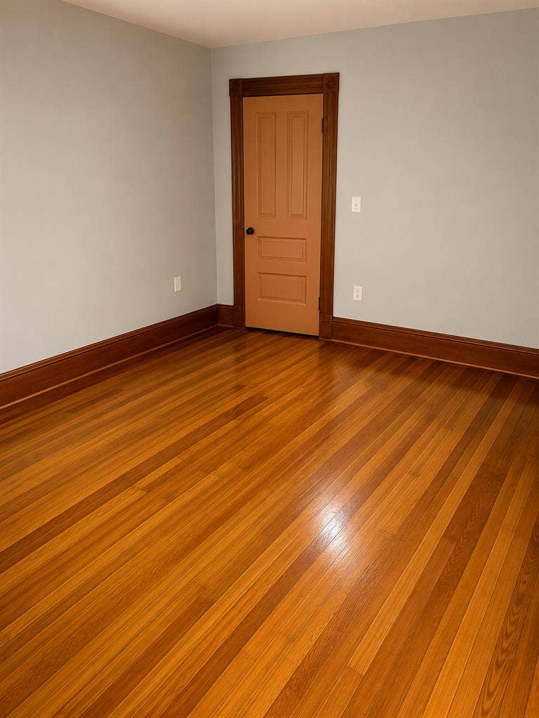 Large, spacious room available