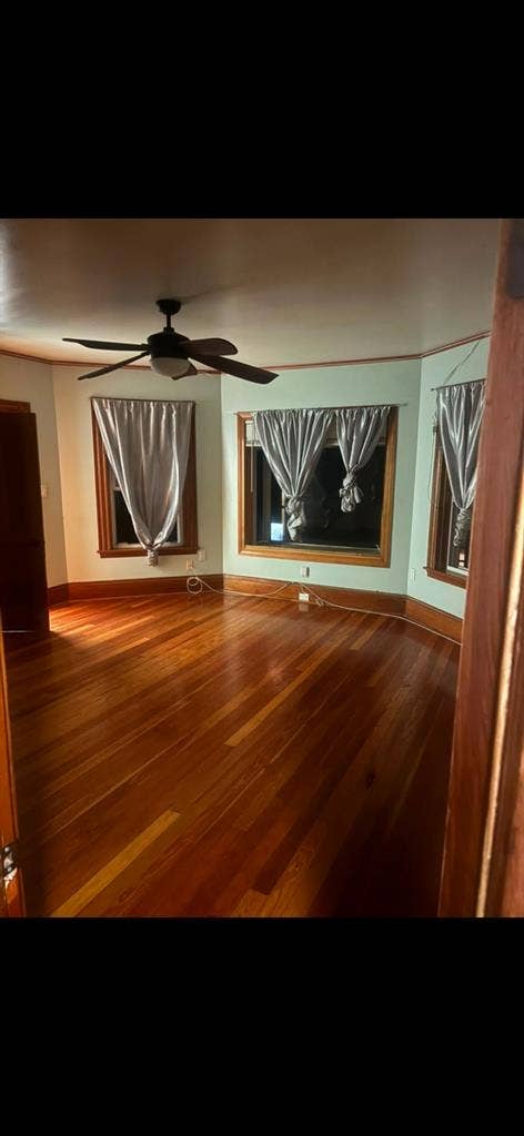 Large, spacious room available