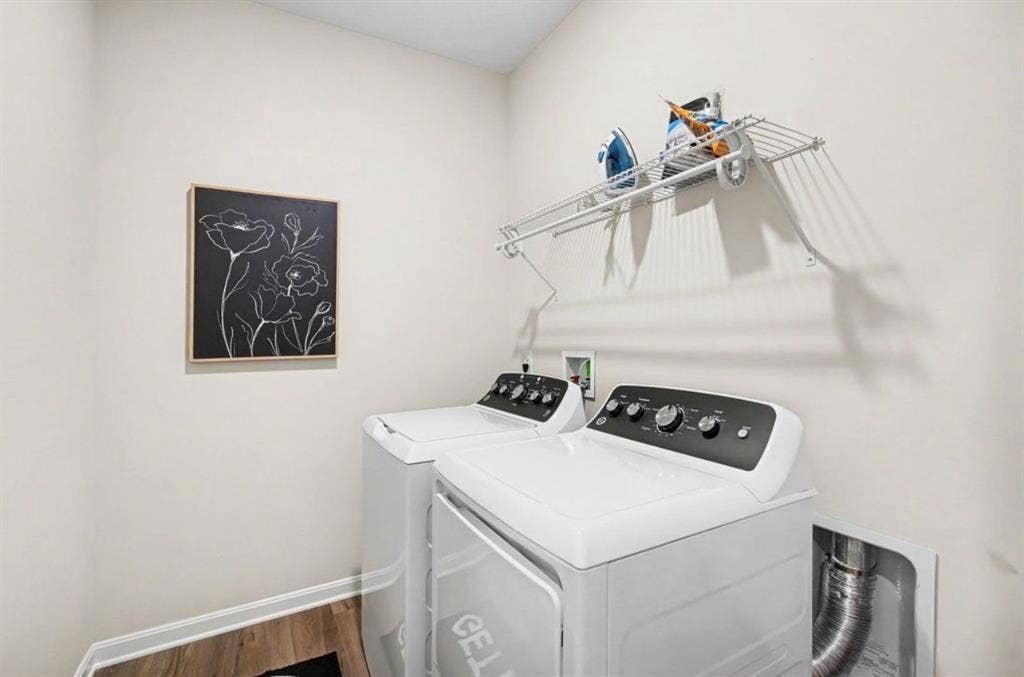 2 beds & 2 baths l 1,105 sqft