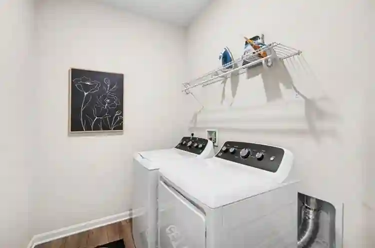 2 beds & 2 baths l 1,105 sqft
