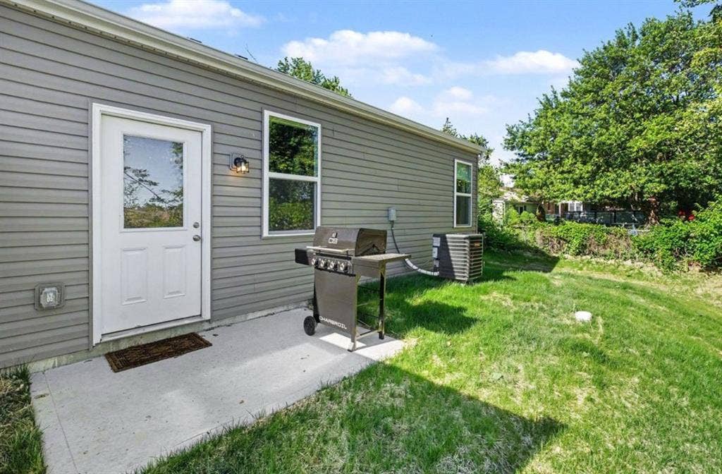 2 beds & 2 baths l 1,105 sqft