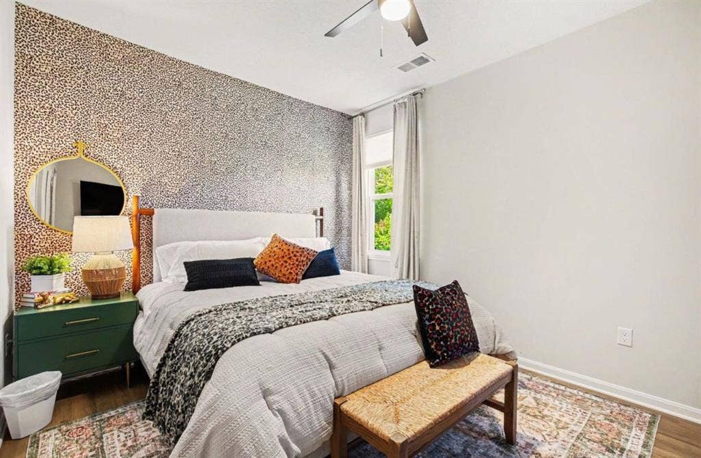 2 beds & 2 baths l 1,105 sqft