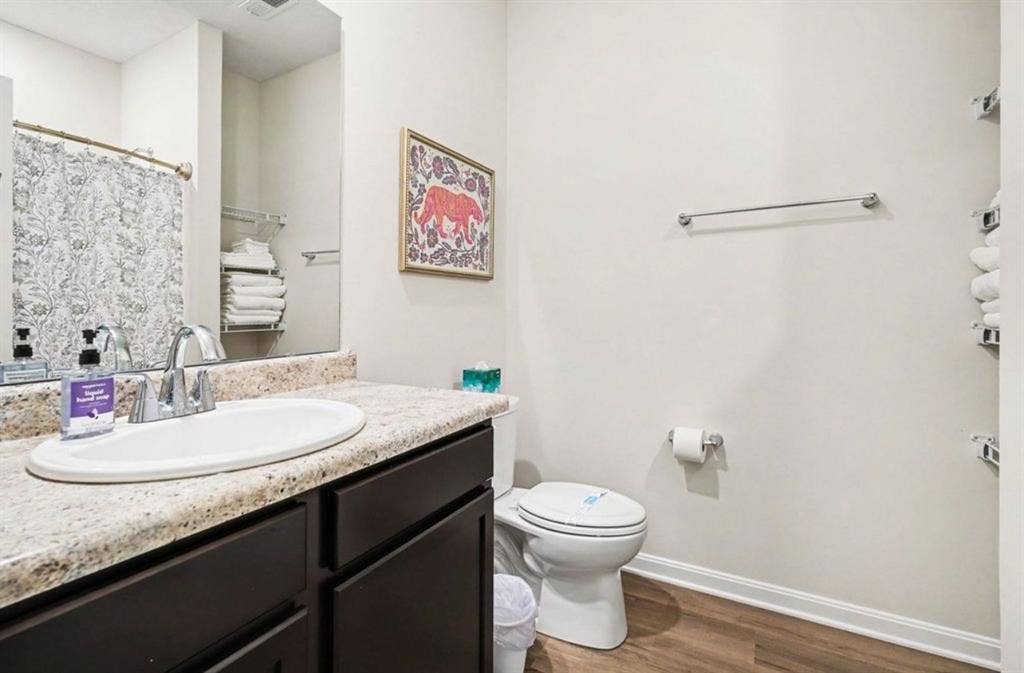 2 beds & 2 baths l 1,105 sqft