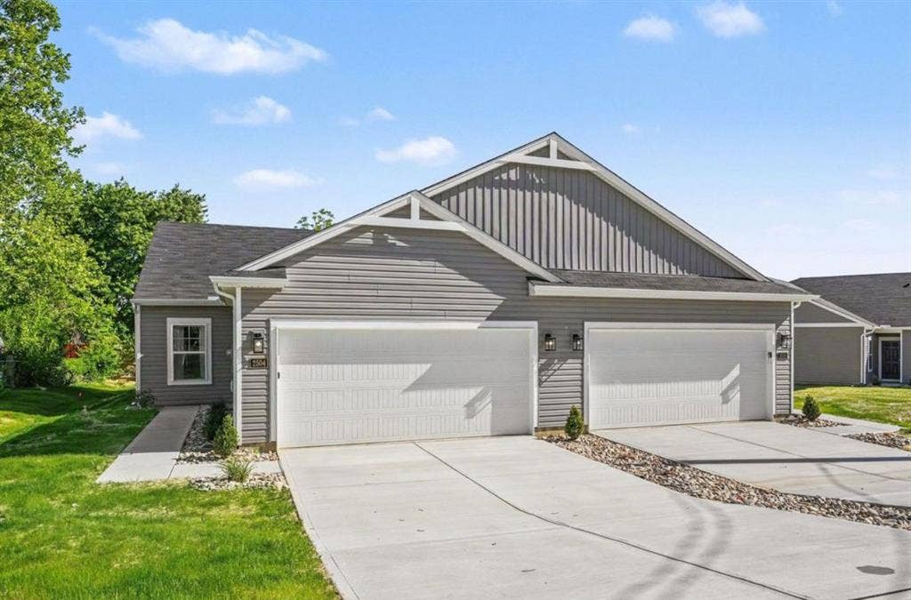 2 beds & 2 baths l 1,105 sqft