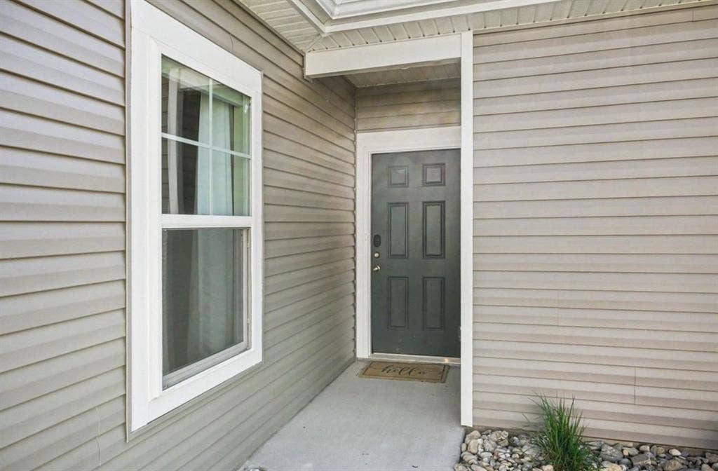 2 beds & 2 baths l 1,105 sqft