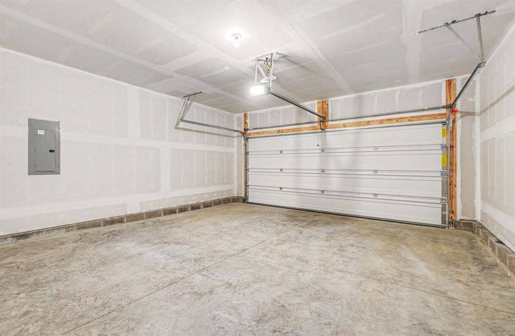 2 beds & 2 baths l 1,105 sqft