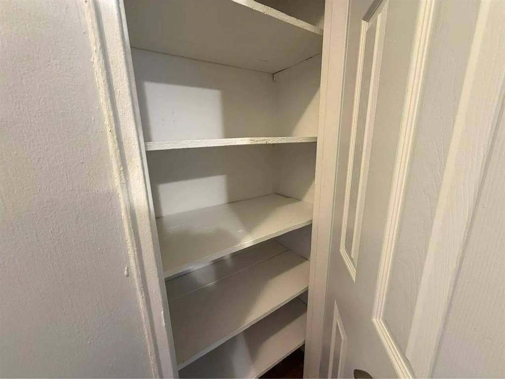 🏡 Spacious 1-Bedroom Apt For Rent