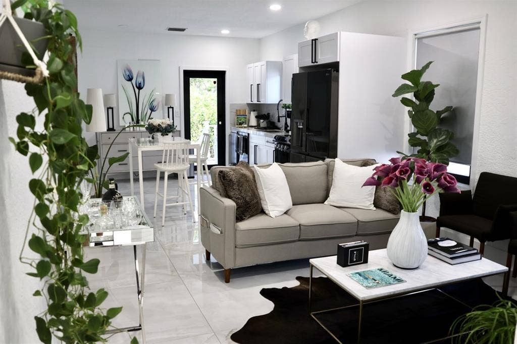 Elegant Room Brickell & Downtown