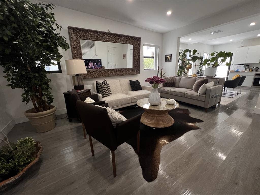 Elegant Room Brickell & Downtown