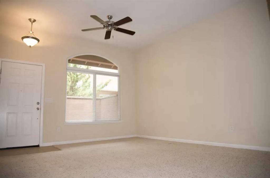 Looking for Roomate or Couple!