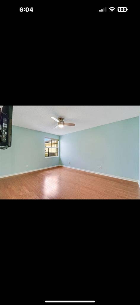 Furnished en suite available