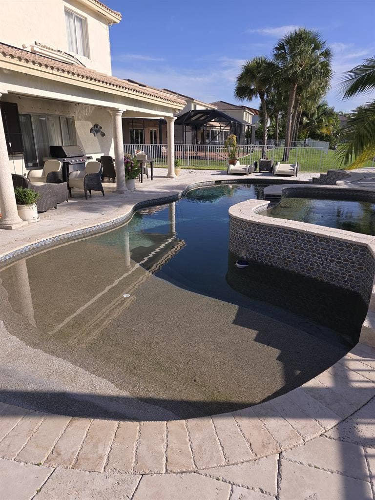 Lakefront Room w/Private Bath/gated