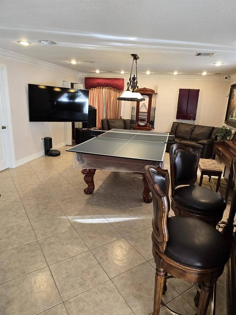 Lakefront Room w/Private Bath/gated