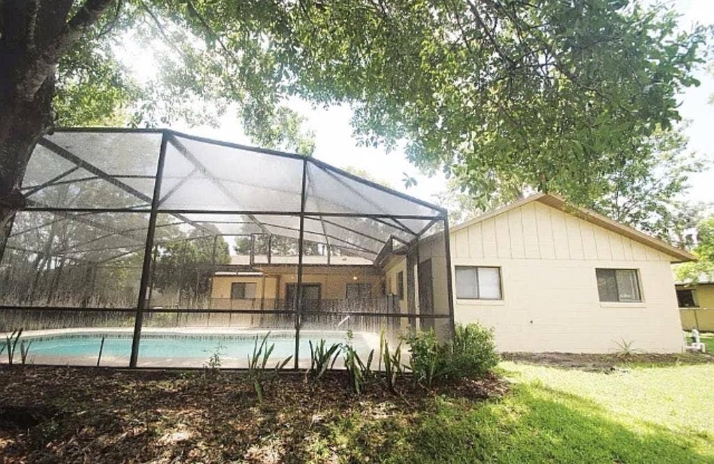 2 rooms available! One Furnished!