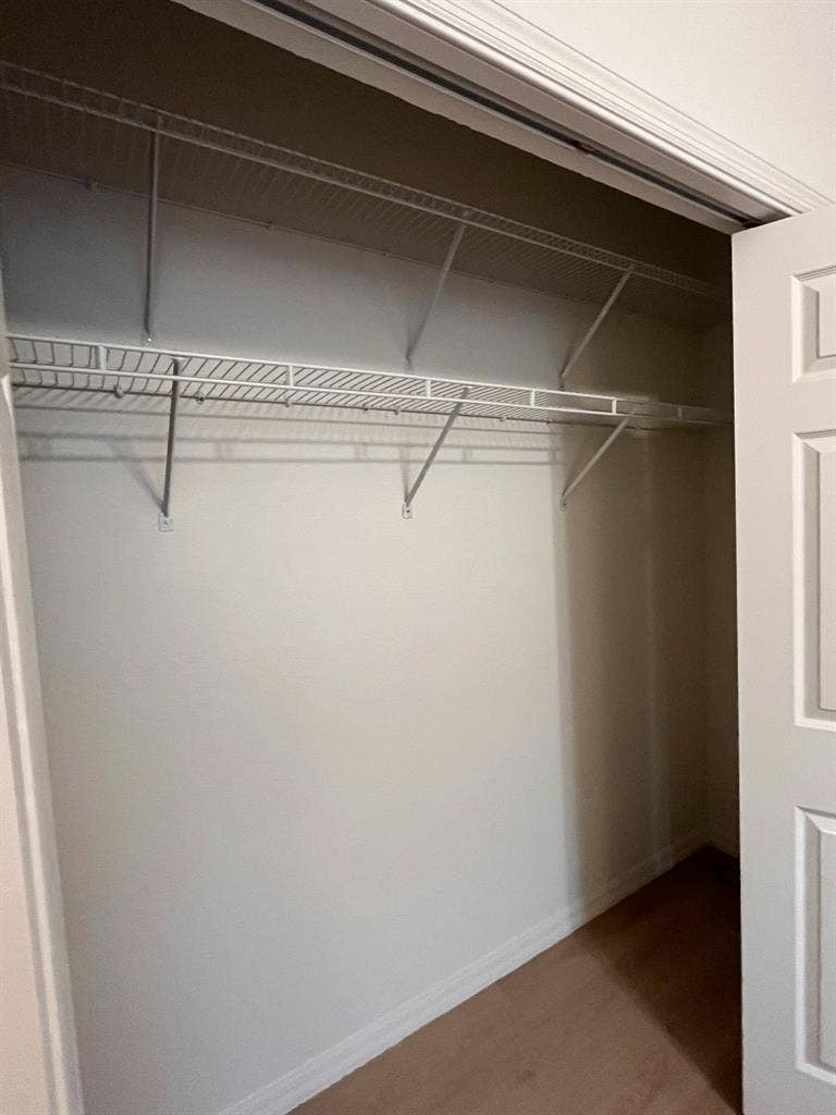 Room in a townhome- Berkshire Lakes
