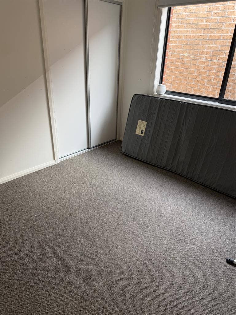 3x Room available in botanic Ridgee