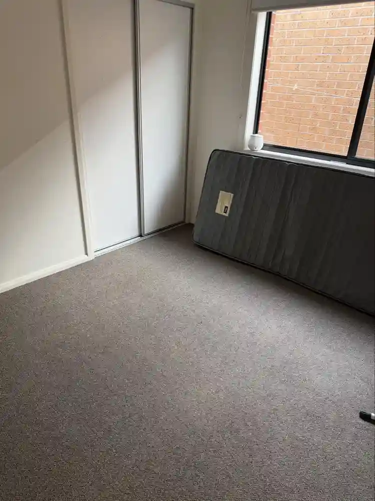3x Room available in botanic Ridgee